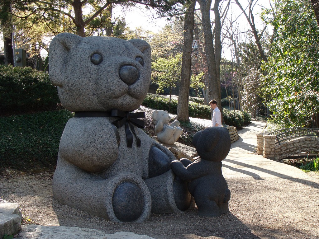 Playful teddy bear sculptures dot the grounds of Lakeside Park.